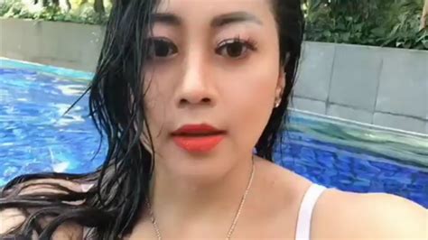 Discover the Hilarious World of Sarah Ardhelia on TikTok 